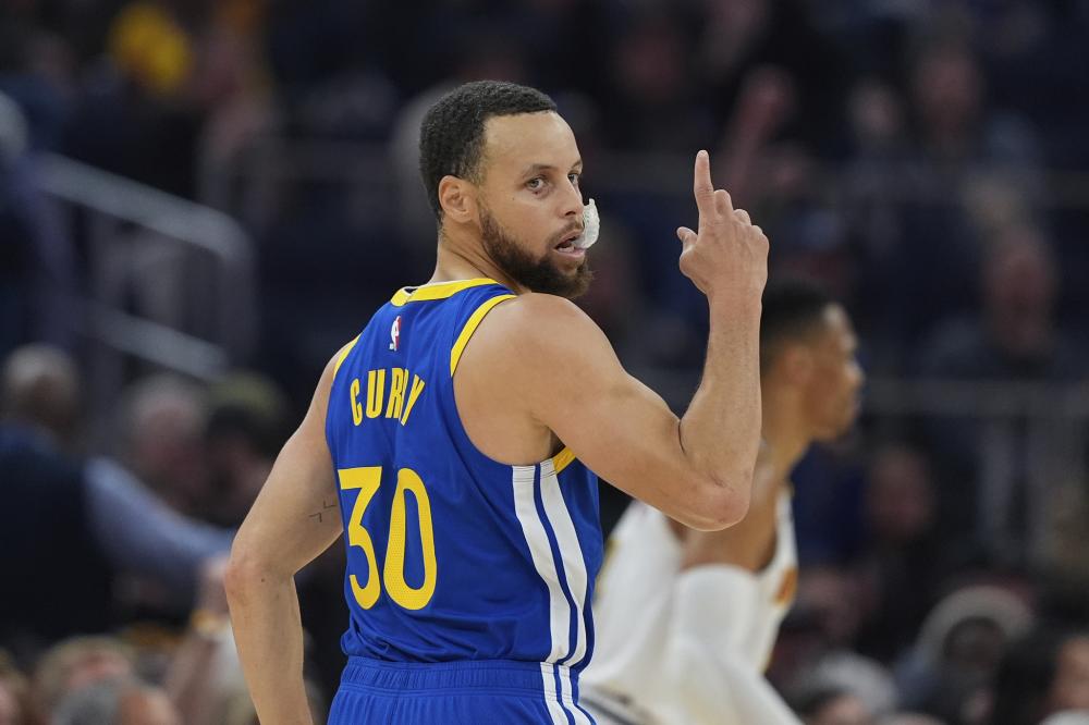 尼亚手中 尼亚手中