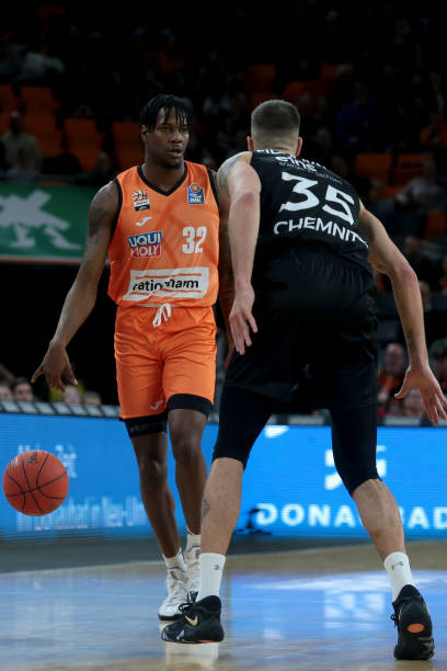 肯定了他在 肯定了他在