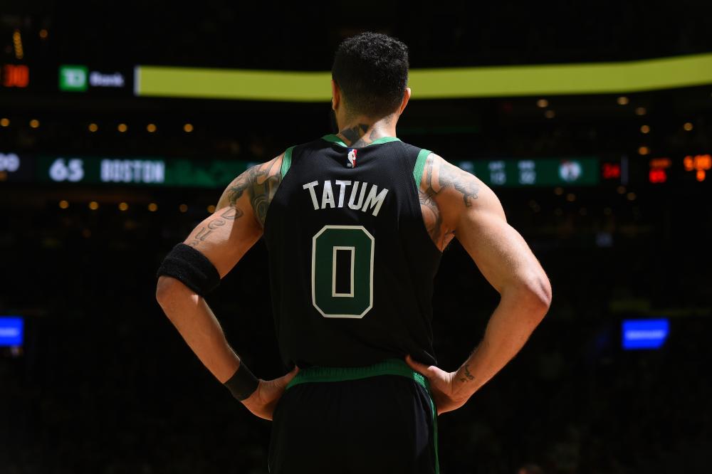 雪地中滑行 雪地中滑行