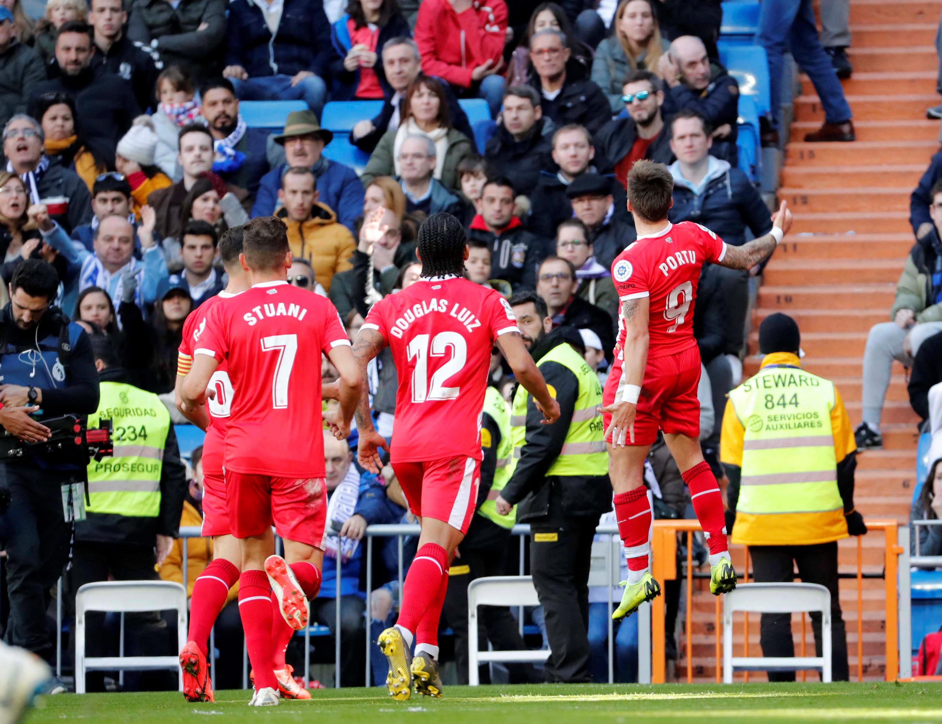 他们仅用四 他们仅用四